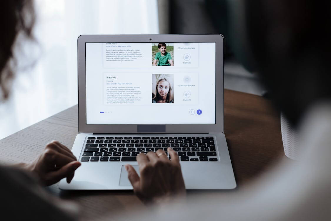 How to Create a High-Converting Landing Page in 2025